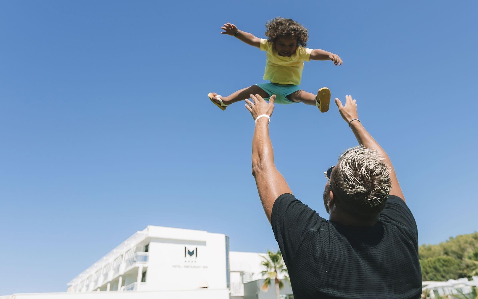 Jouez avec vos enfants, activités d'intérieur et de plein air - France  Loisirs