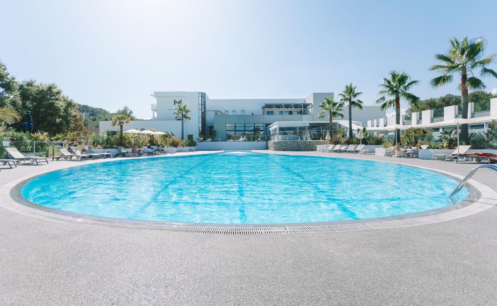 Hôtel 4 étoiles avec piscine en région PACA