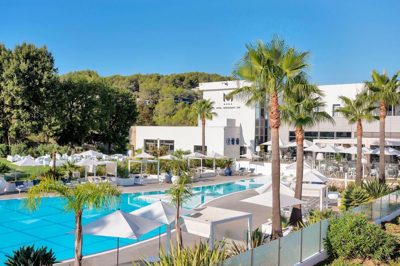 4-star pool hotel Mouratoglou Hotel & Resort Sophia-Antipolis (06)